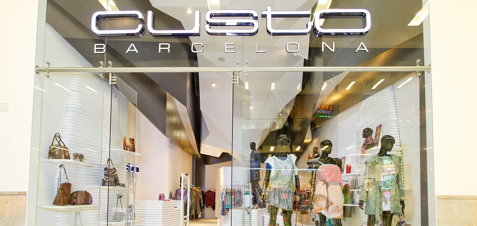 Custo Barcelona: el dueño de Moschino relanzará la marca